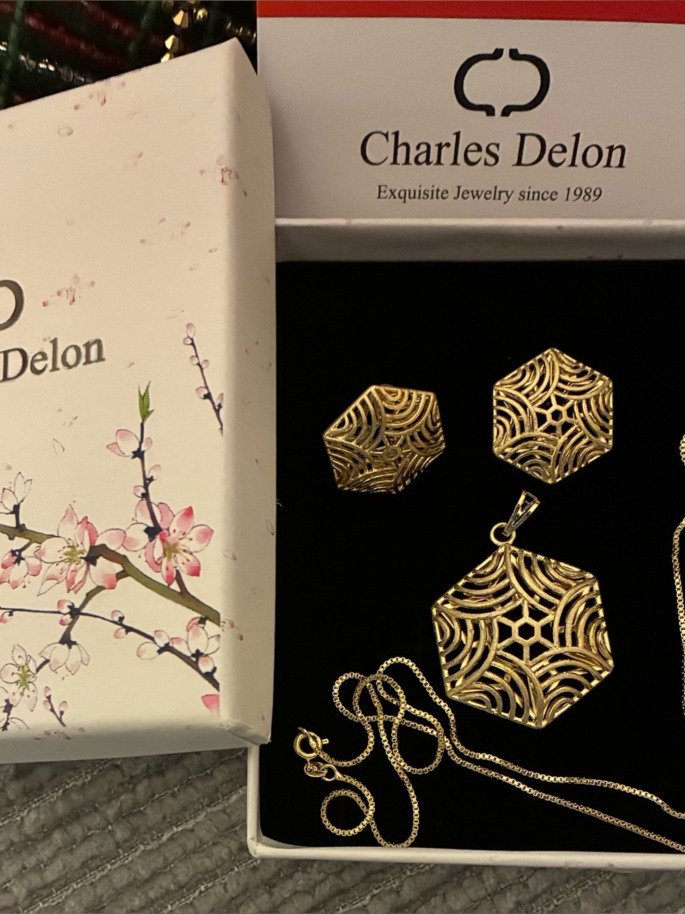 New inbox, Charles Delon Gold Hexagon Filigree Pendant Necklace and Earrings set